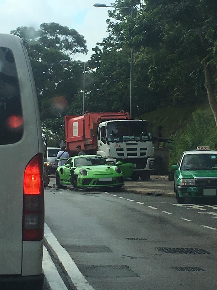 Si&ecirc;u xe Porsche 911 GT3 RS đời 2019 bản ti&ecirc;u chuẩn tại Hồng K&ocirc;ng c&oacute; gi&aacute; gần 10 tỷ đồng