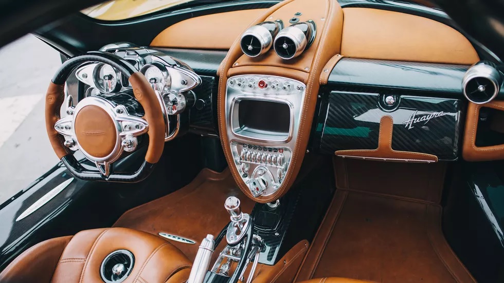 Nội thất của siêu xe Pagani Huayra