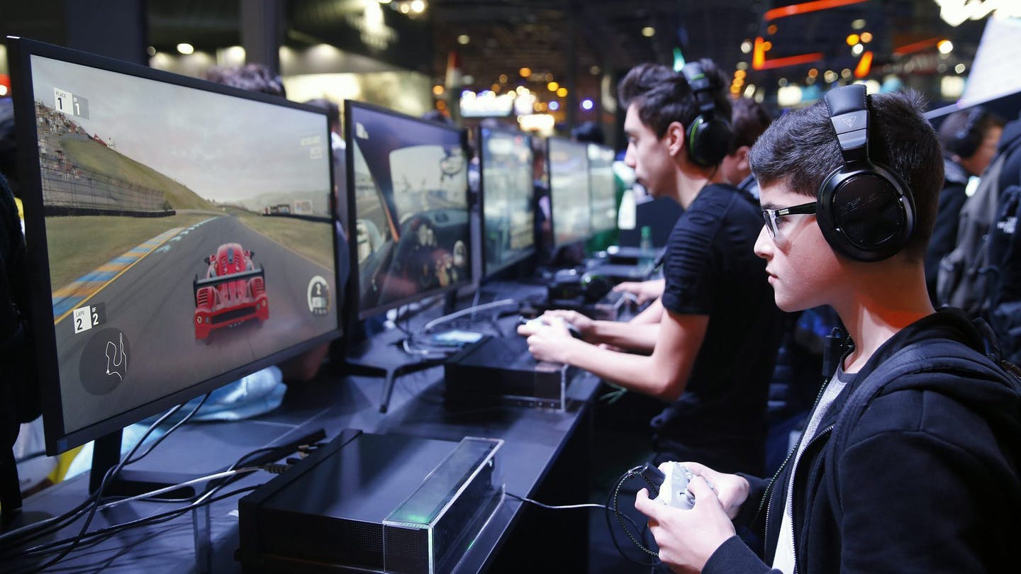 Một nghiên cứu mới cho thấy những người chơi video game đua xe có tiềm năng lái ẩu và nguy hiểm hơn người thường