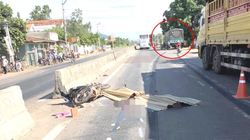 Vụ tai nạn khiến 3 người trong một gia đ&igrave;nh thương vong