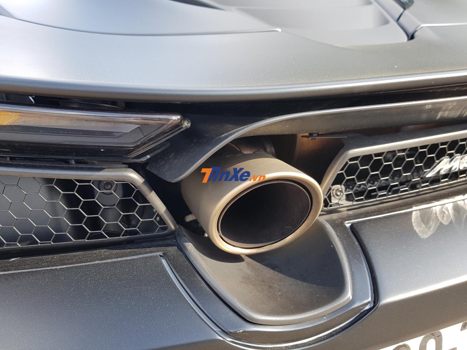 Chiếc McLaren 720S n&agrave;y kh&ocirc;ng được chủ nh&acirc;n thay ống xả độ