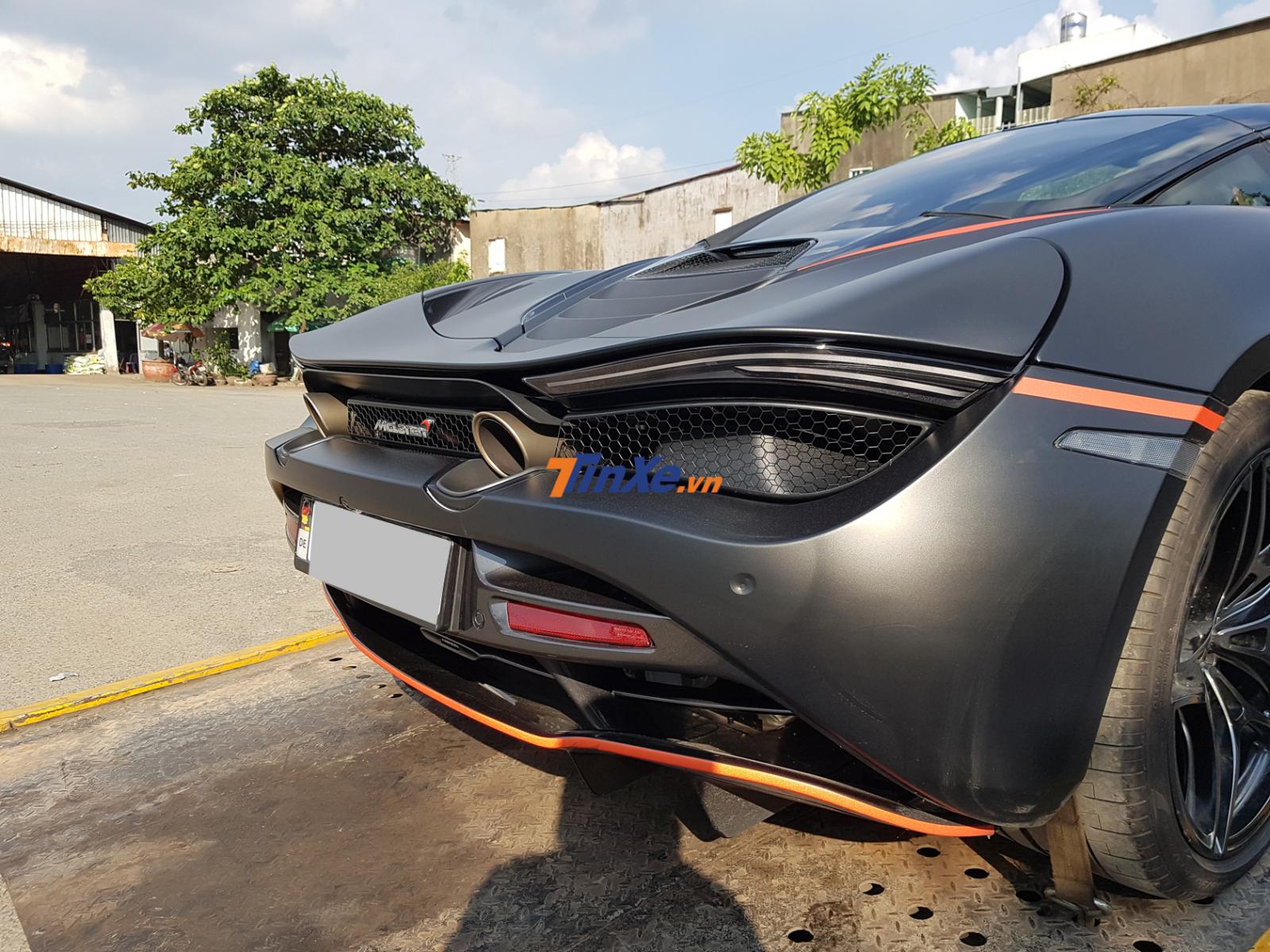 McLaren 720S c&oacute; thời gian tăng tốc từ 0-100 km/h tương đương si&ecirc;u xe Lamborghini Aventador LP700-4 trang bị động cơ l&ecirc;n đến V12, dung t&iacute;ch 6.5 l&iacute;t