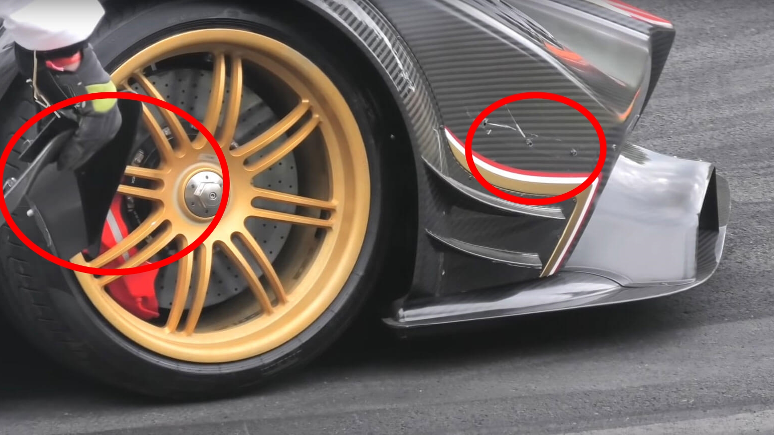 Thiệt hại của siêu xe Pagani Zonda Revolucion được khoanh tròn màu đỏ