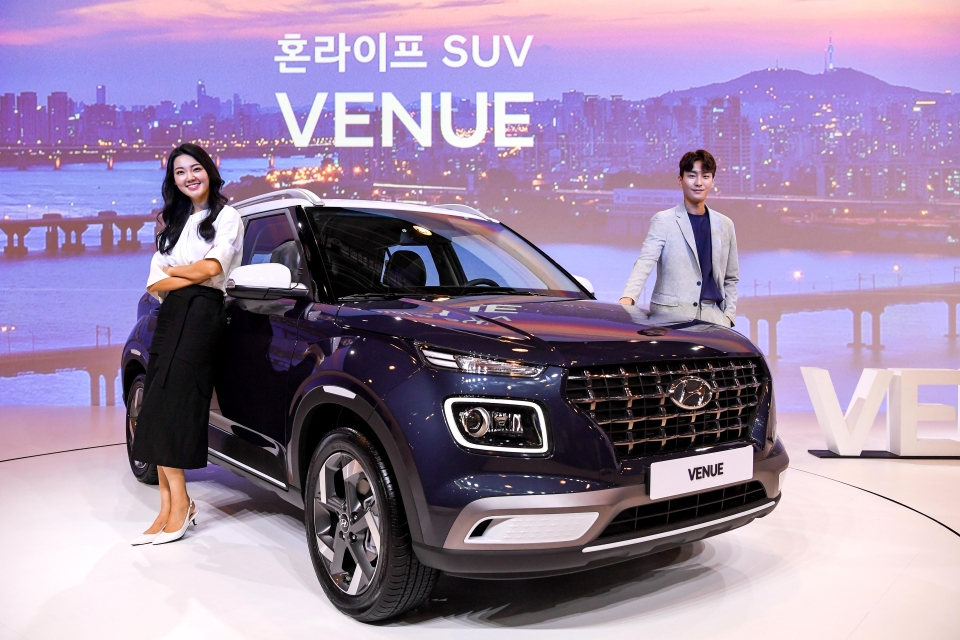 Hyundai Venue 2019 ra mắt kh&aacute;ch h&agrave;ng H&agrave;n Quốc