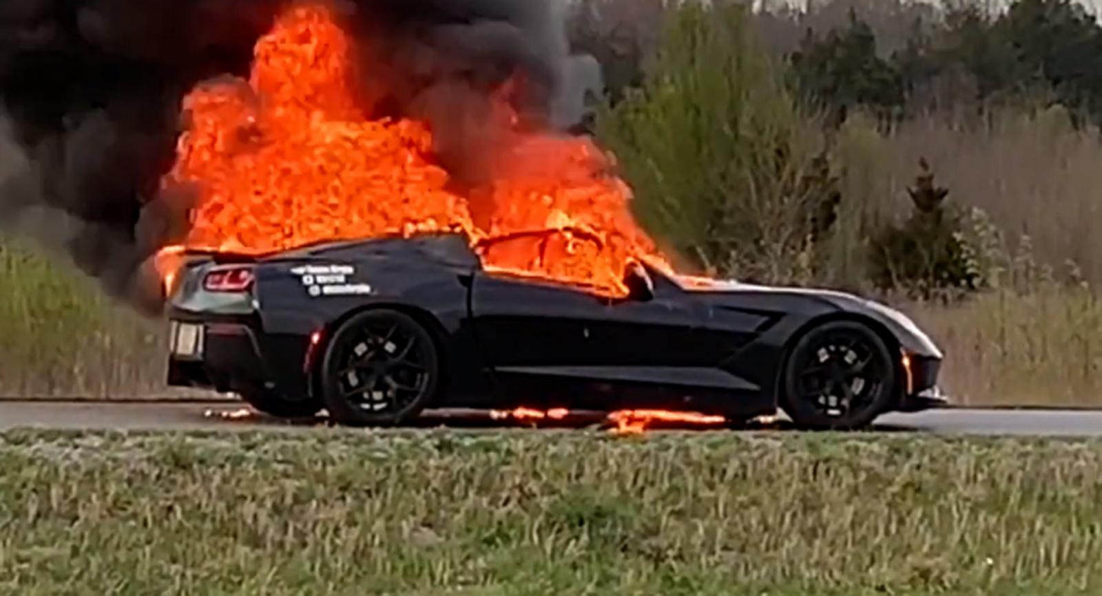 Chevrolet Corvette Stingray Z51 bốc cháy ngùn ngụt