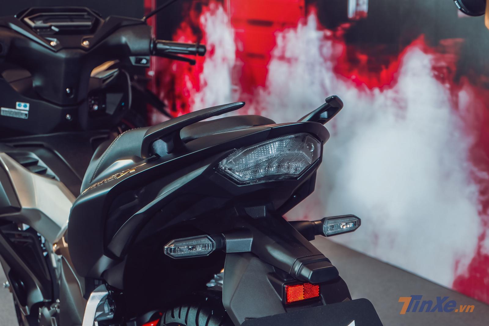 Đu&ocirc;i xe Honda Winner X