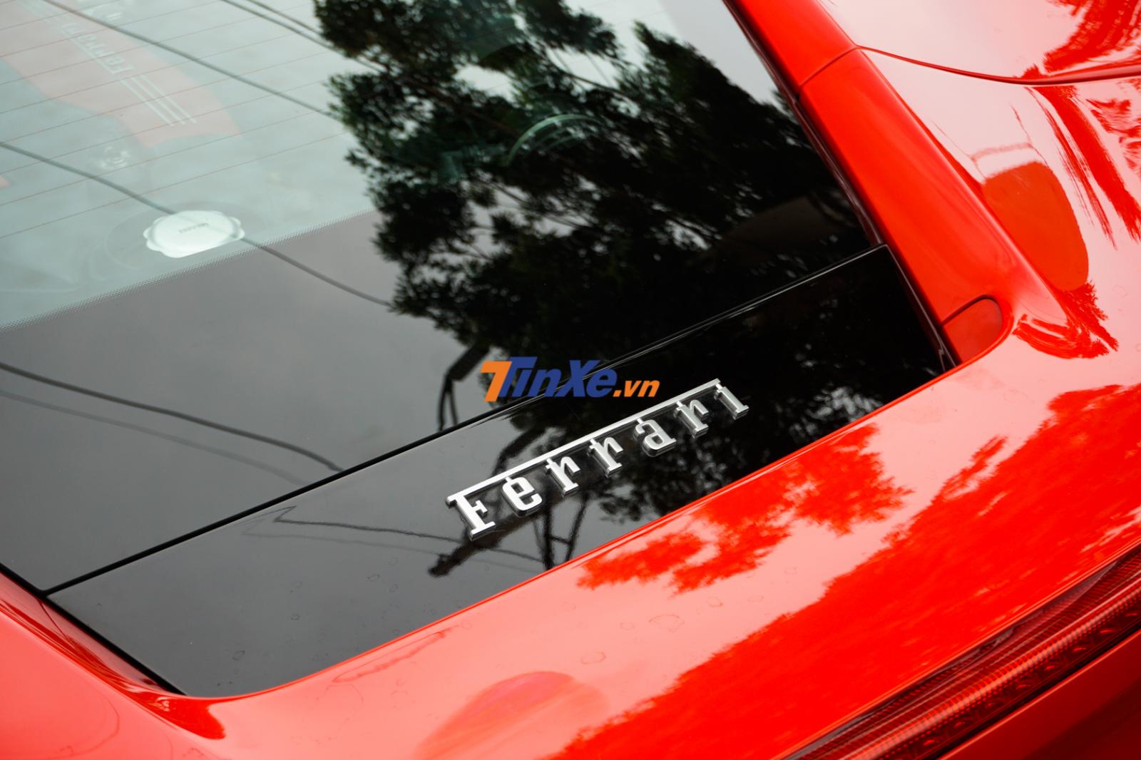 Si&ecirc;u xe Ferrari 488 GTB của Tuấn Hưng sử dụng động cơ V8