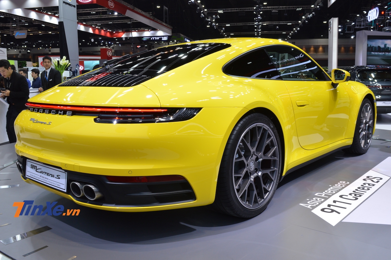 Động cơ của Porsche 911 Carrera S 2020 tăng 15 mã lực so với thế hệ cũ