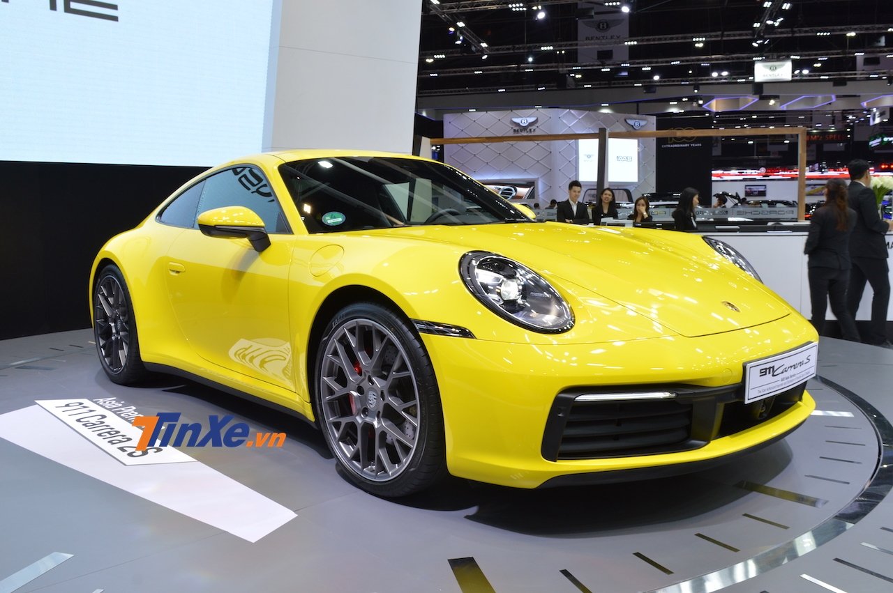 Cận cảnh ngoại thất Porsche 911 Carrera S 2020