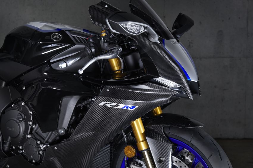 Nhiều chi tiết trên Yamaha R1M làm bằng sợi carbon