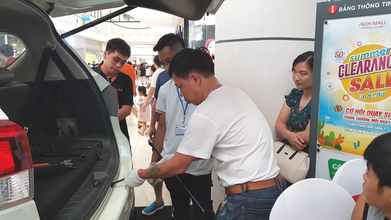 Nh&igrave;n chung, đ&acirc;y sẽ l&agrave; sự kiện hữu &iacute;ch cho người d&ugrave;ng đang sở hữu Nissan Terra v&agrave; Nissan Navara c&oacute; thể nắm s&acirc;u hơn về xế cưng của m&igrave;nh qua sự hướng dẫn của c&aacute;c chuy&ecirc;n vi&ecirc;n kỹ thuật đến từ Nissan Việt Nam