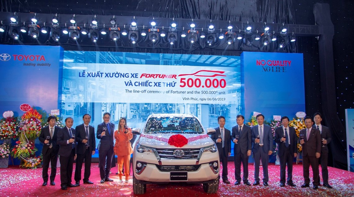 Đầu th&aacute;ng 6, chiếc xe thứ 500.000 đ&atilde; ch&iacute;nh thức lăn b&aacute;nh khỏi d&acirc;y chuyền lắp r&aacute;p của Toyota Việt Nam