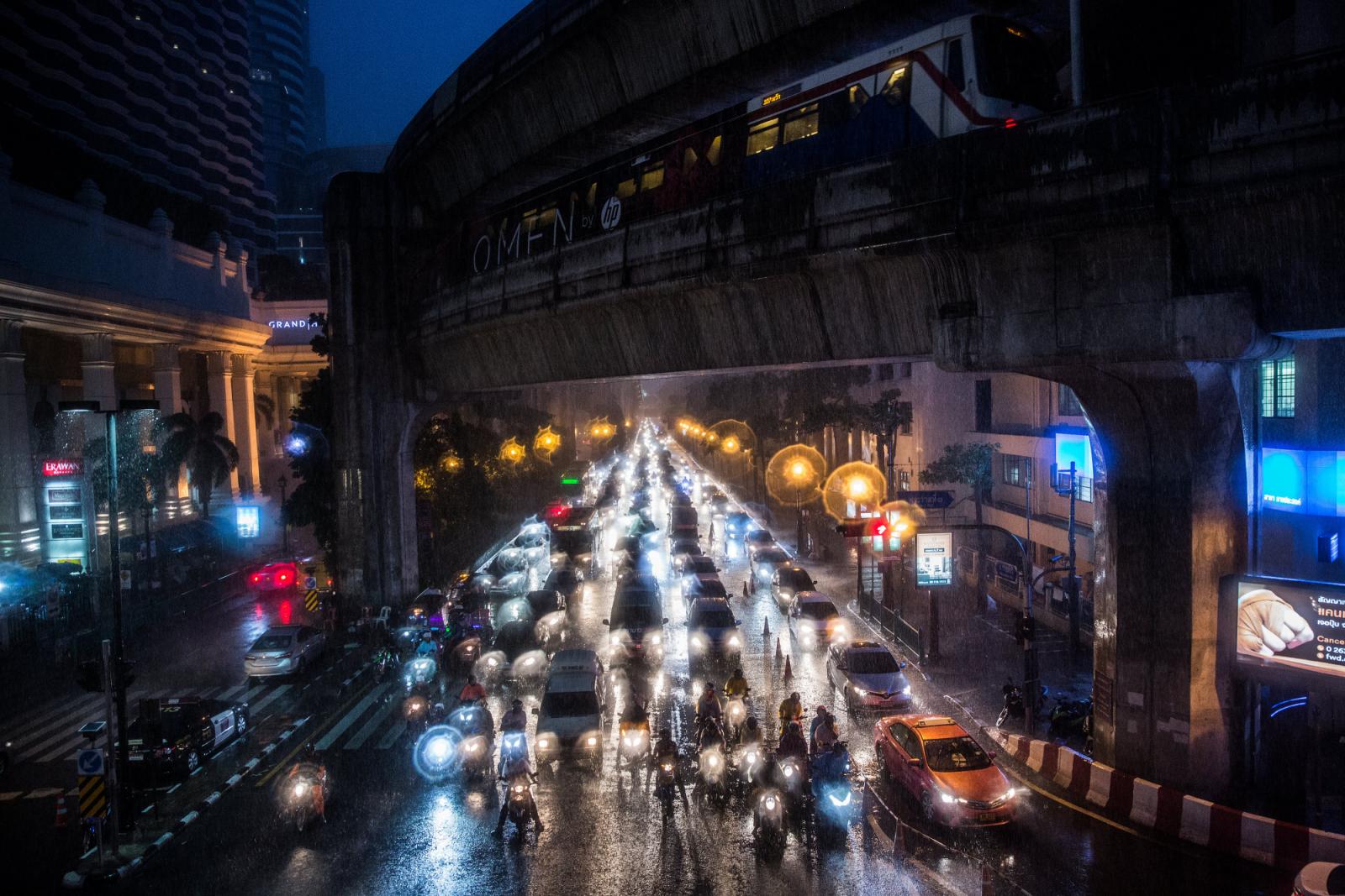 Ch&iacute;nh phủ Th&aacute;i Lan coi xe điện l&agrave; phương ph&aacute;p để hạn chế &ocirc; nhiễm kh&ocirc;ng kh&iacute; ở Bangkok
