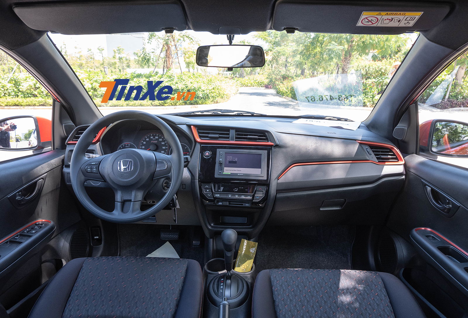 Tổng thể nội thất của Honda Brio 2019