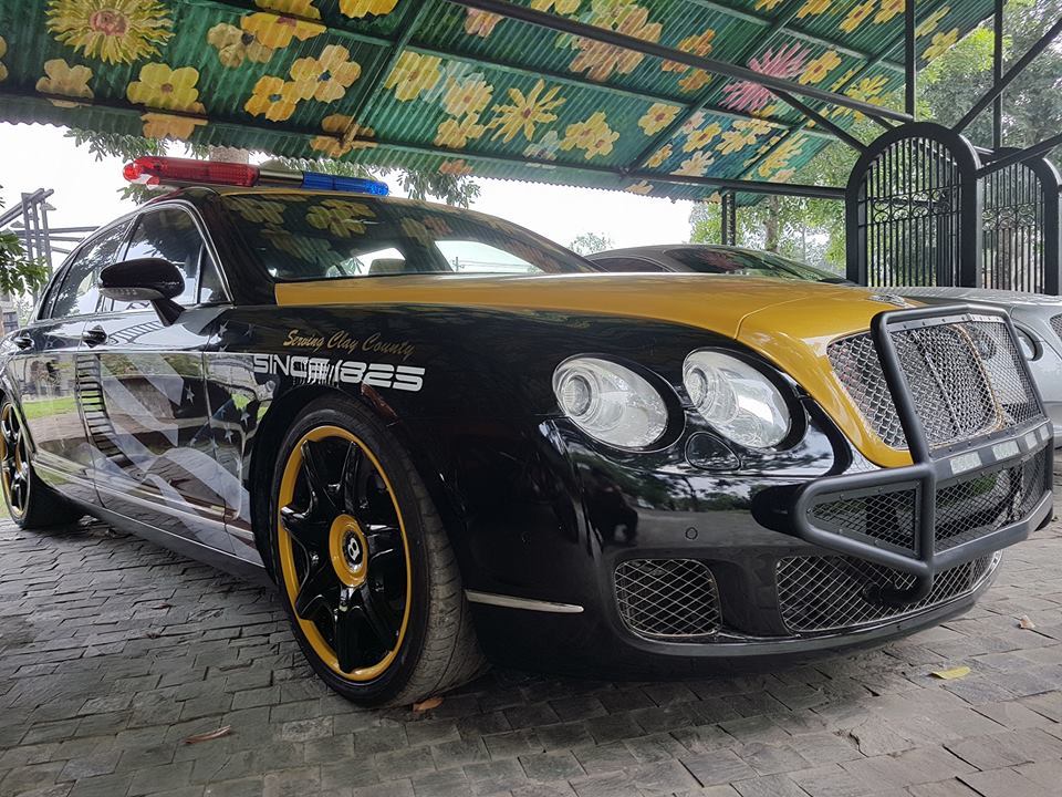 Cận cảnh chiếc Bentley Continental Flying Spur Speed làm xe cảnh sát