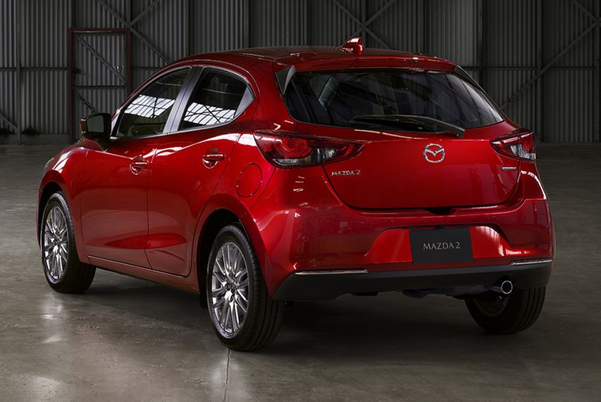 Mazda2 2019 nh&igrave;n từ ph&iacute;a sau