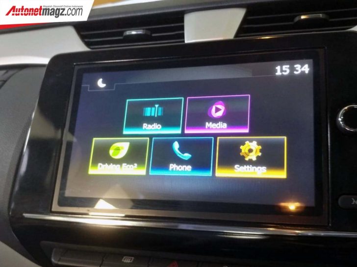 Màn hình thông tin giải trí hỗ trợ Apple CarPlay