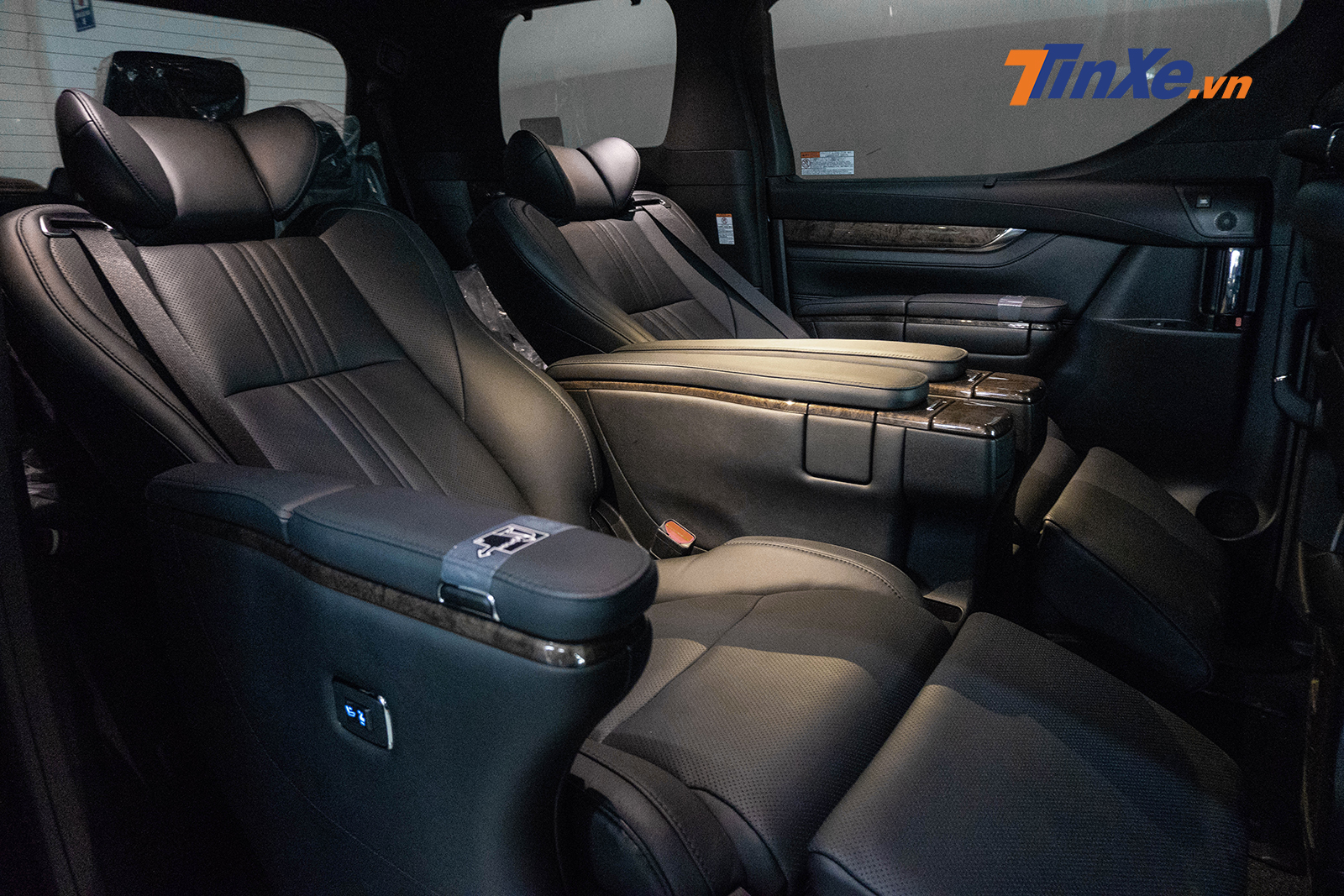 Nội thất ấn tượng của Toyota Alphard 2019 