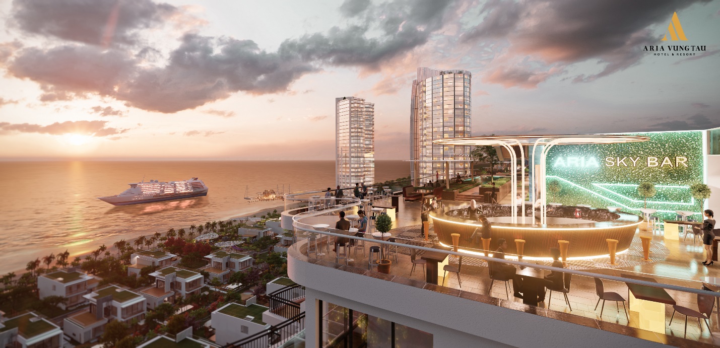 Sky bar trên tầng thượng của một tòa nhà cao tầng ven biển