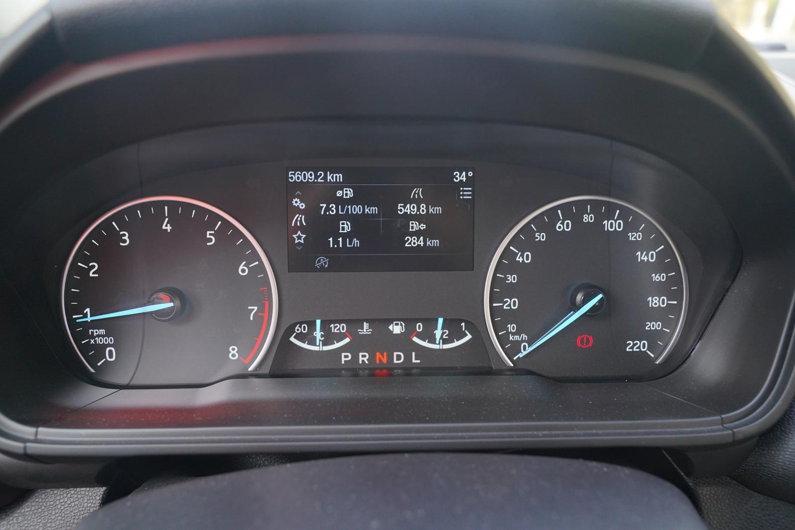 Đồng hồ lái của xe Ford EcoSport 2020 1