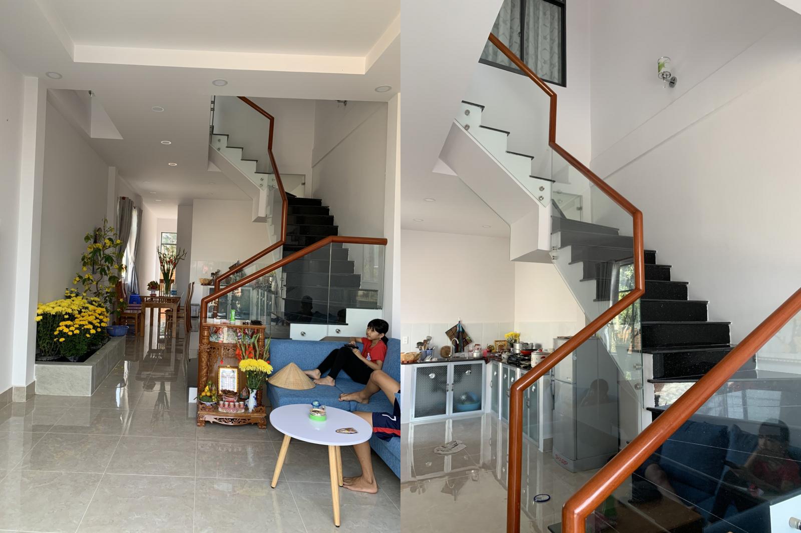 ph&ograve;ng kh&aacute;ch với thiết kế hiện đại, th&ocirc;ng tho&aacute;ng