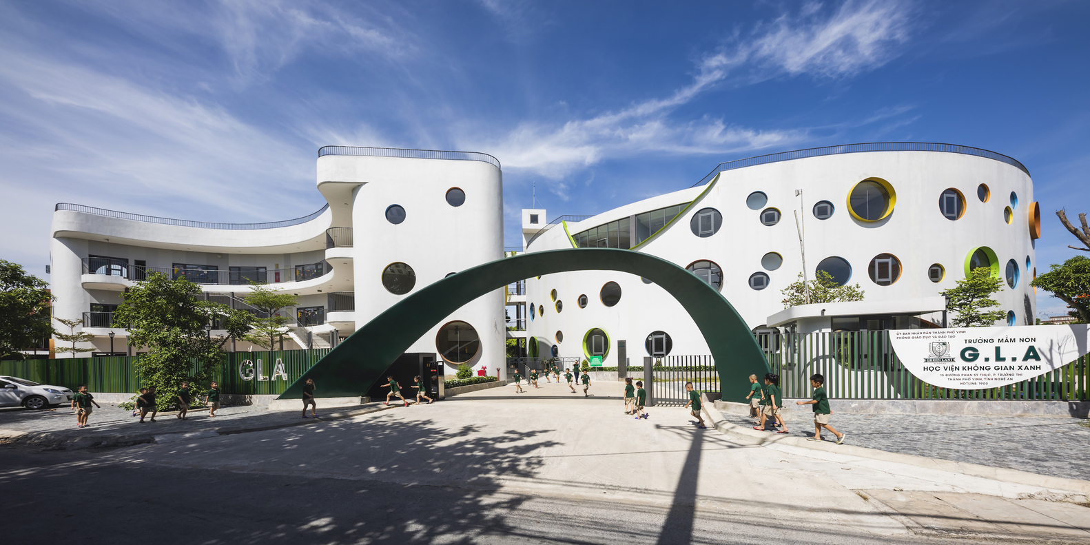 H&igrave;nh ảnh cổng trường mẫu gi&aacute;o c&oacute; thiết kế độc đ&aacute;o