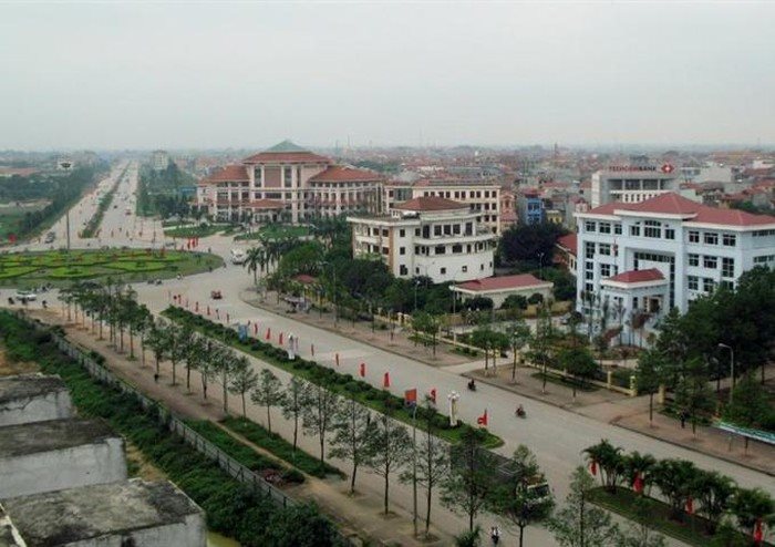 nhiều công trình cao tầng nằm ven trục đường lớn