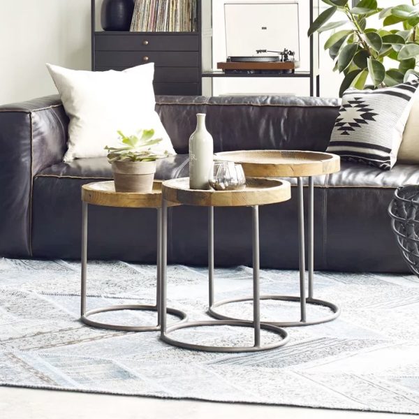h&igrave;nh ảnh b&agrave;n c&agrave; ph&ecirc; Rustic mộc mạc