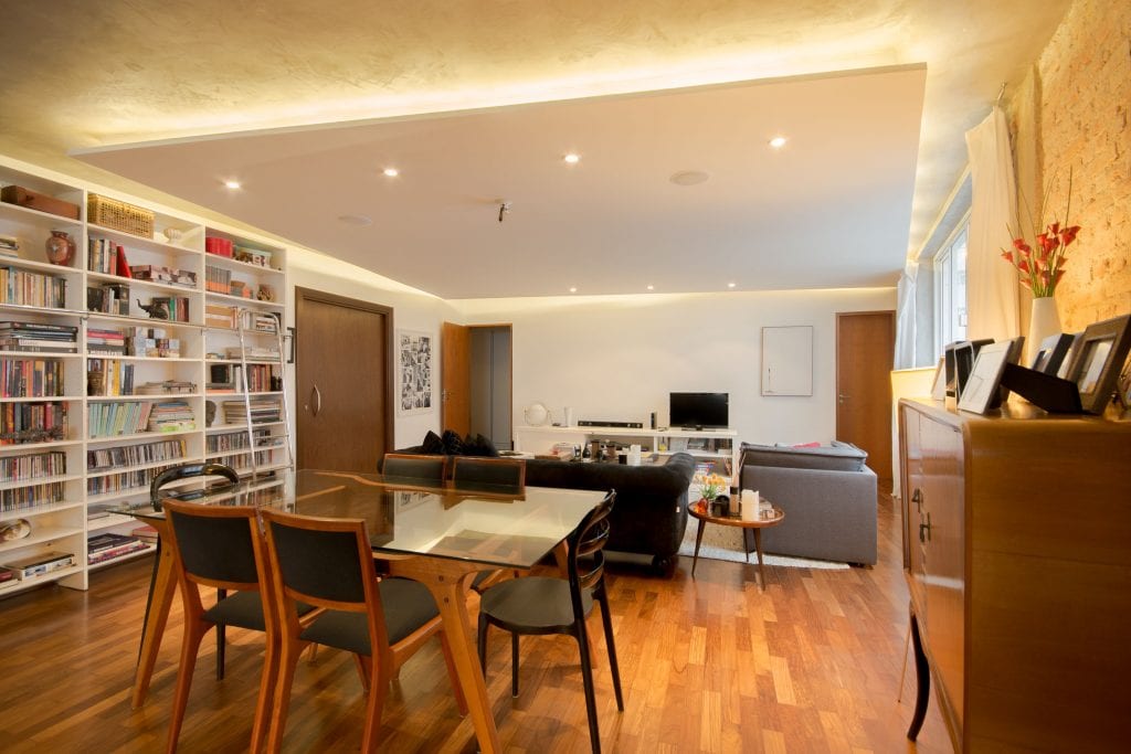 Trần thạch cao thả cho phòng bếp và khu vực ăn uống hình ảnh phòng khách, khu ăn uống ấn tượng với trần thạch cao thả như lơ lửng giữa không trung