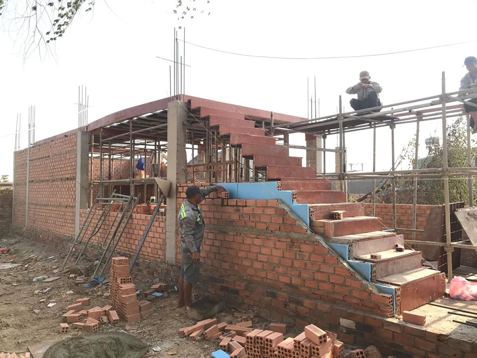 C&ocirc;ng nhận đang x&acirc;y nh&agrave;