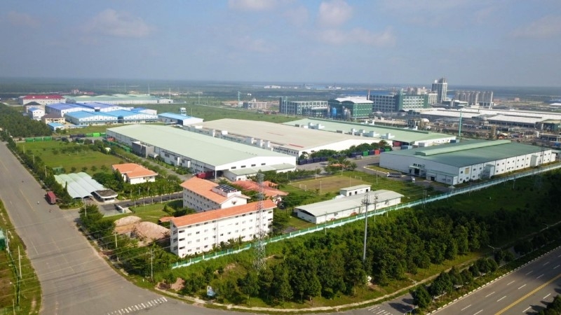 Nh&agrave; xưởng tại một khu c&ocirc;ng nghiệp, ph&acirc;n kh&uacute;c t&acirc;m điểm sau dịch Covid-19.