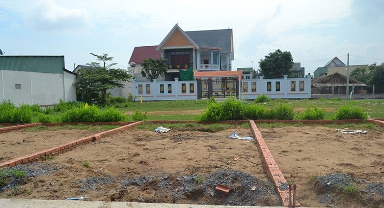 Khu đất đ&atilde; hợp thửa nằm b&ecirc;n đường