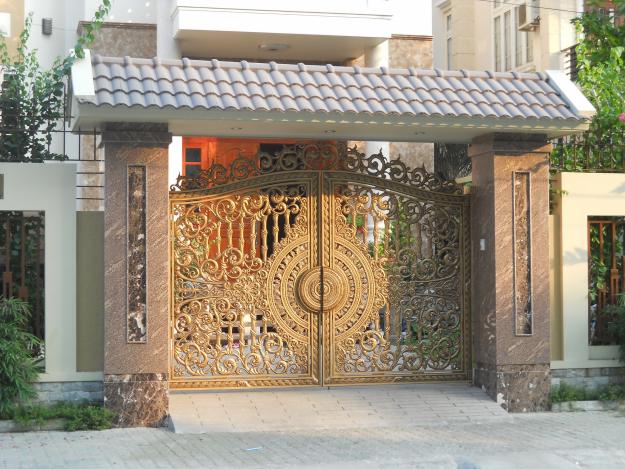 Hướng cổng nh&agrave; đẹp hợp phong thủy.