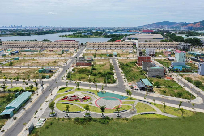 khu đất nền ph&acirc;n l&ocirc; nằm cạnh s&ocirc;ng