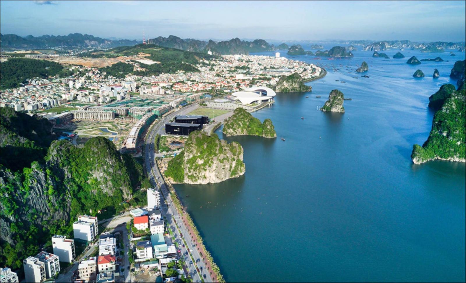Khu đ&ocirc; thị b&ecirc;n bờ biển ở Quảng Ninh