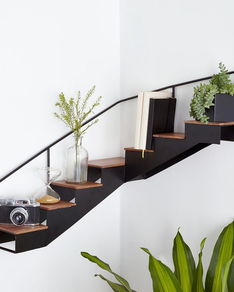 h&igrave;nh ảnh mẫu kệ g&oacute;c cầu thang với c&aacute;c bậc thang lưu trữ đẹp mắt