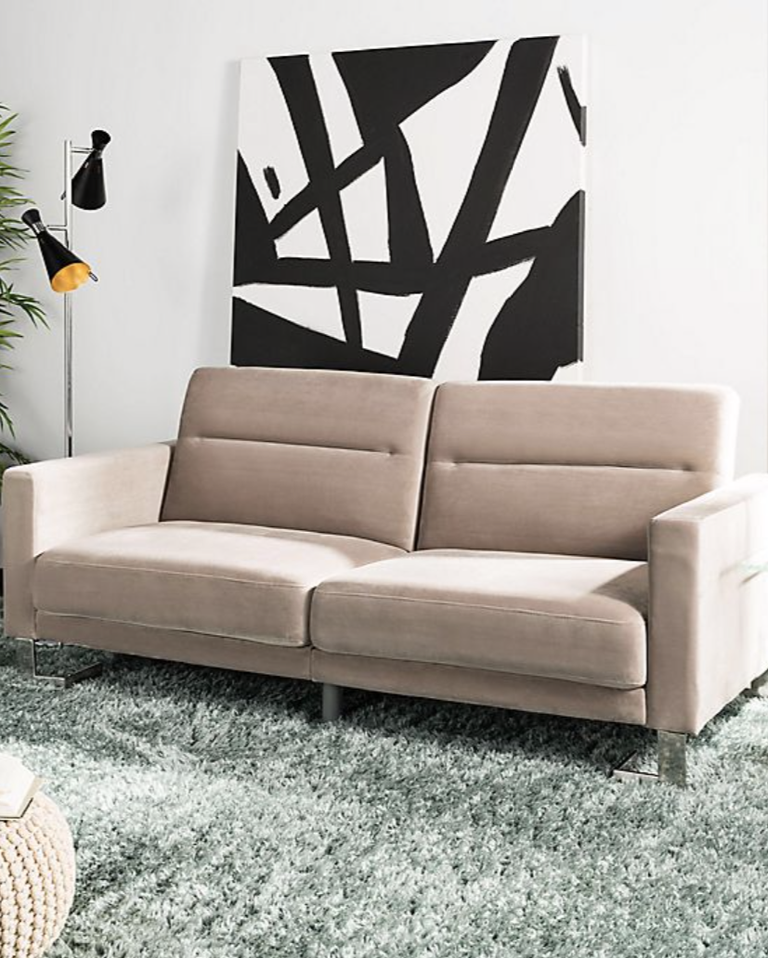 h&igrave;nh ảnh cận cảnh mẫu ghế sofa giường m&agrave;u nude đặt tr&ecirc;n thảm trải