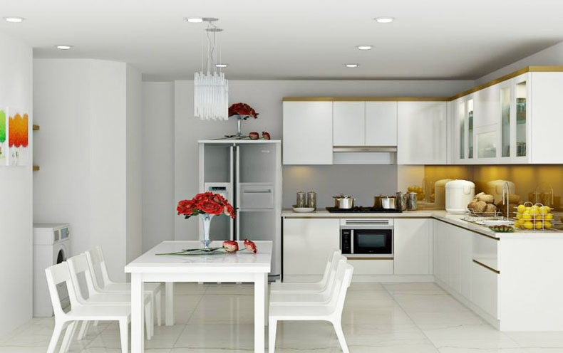 h&igrave;nh ảnh ph&ograve;ng bếp kết hợp ph&ograve;ng ăn với sắc trắng chủ đạo, tường chắn bếp m&agrave;u v&agrave;ng, lọ hoa trang tr&iacute;
