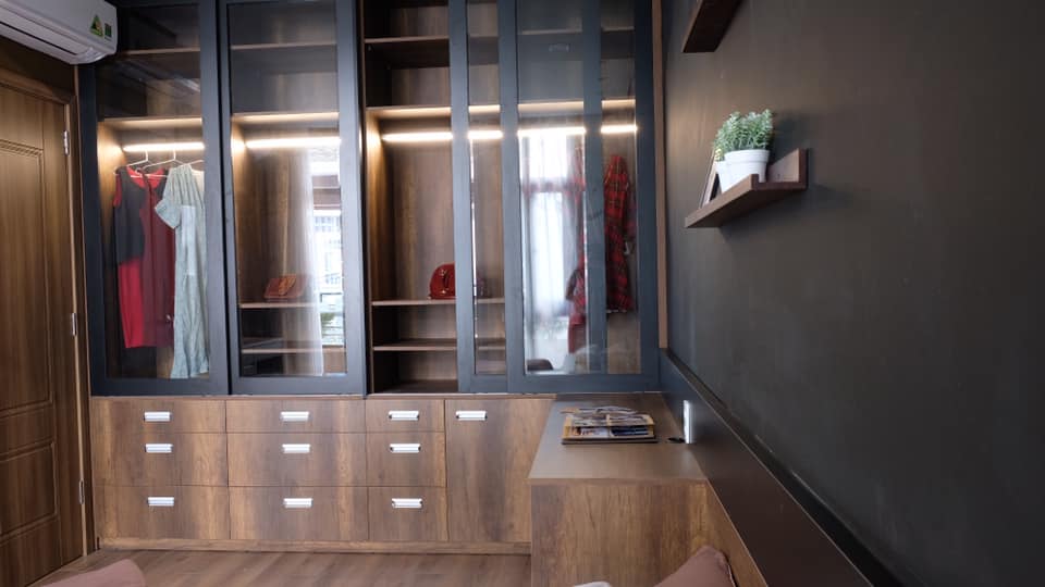 Tủ quần áo thiết kế liền tường