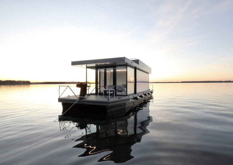 h&igrave;nh ảnh c&ocirc;ng tr&igrave;nh độc đ&aacute;o nổi tr&ecirc;n mặt nước