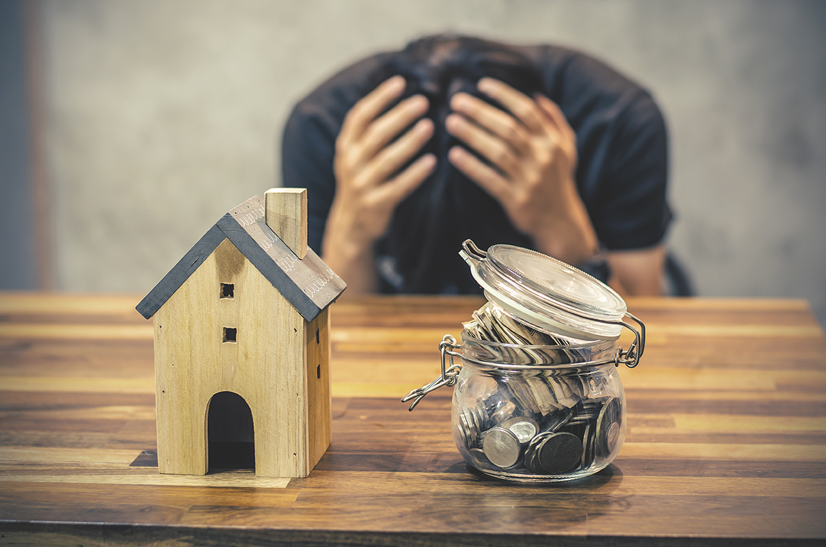 &Ocirc;m đầu lo lắng v&igrave; mua nh&agrave; đất kh&ocirc;ng ch&iacute;nh chủ.