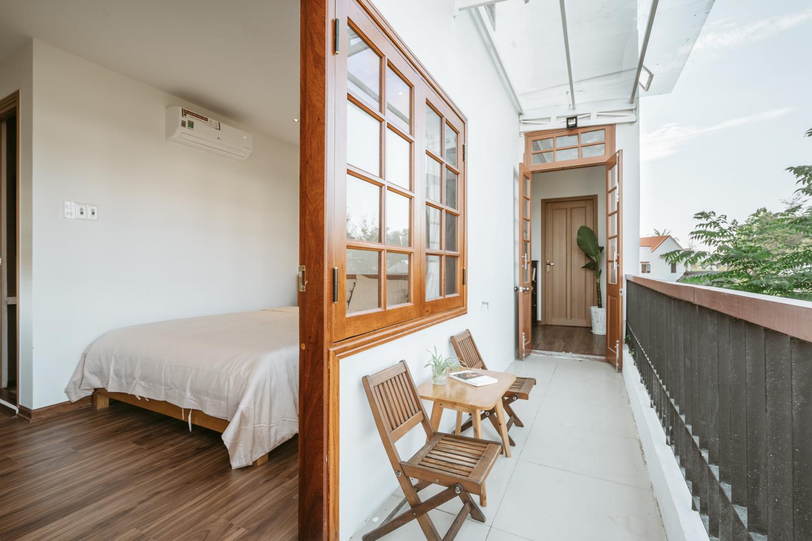ph&ograve;ng homestay với g&oacute;c thư gi&atilde;n nơi ban c&ocirc;ng