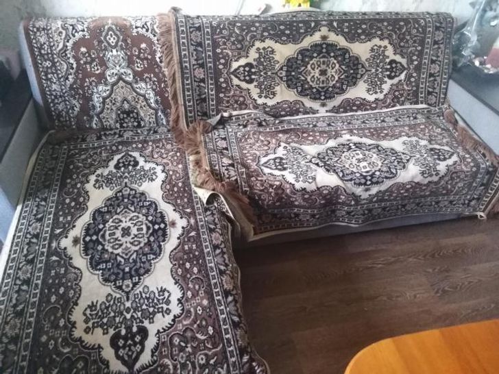 h&igrave;nh ảnh cận cảnh thảm phủ ghế sofa kiểu cũ