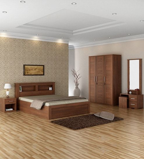 h&igrave;nh ảnh ph&ograve;ng ngủ &ocirc;ng b&agrave; đẹp với giường, tủ bằng gỗ, s&agrave;n gỗ, &aacute;nh s&aacute;ng đ&egrave;n vừa đủ