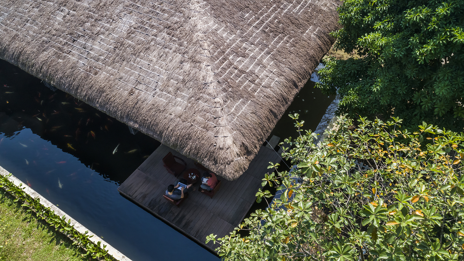 hình ảnh ngôi nhà vườn Am House nhìn từ trên cao