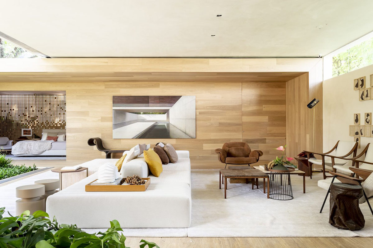 h&igrave;nh ảnh cận cảnh mẫu ghế sofa m&agrave;u trắng đẹp đặt trong ph&ograve;ng kh&aacute;ch nh&agrave; vườn