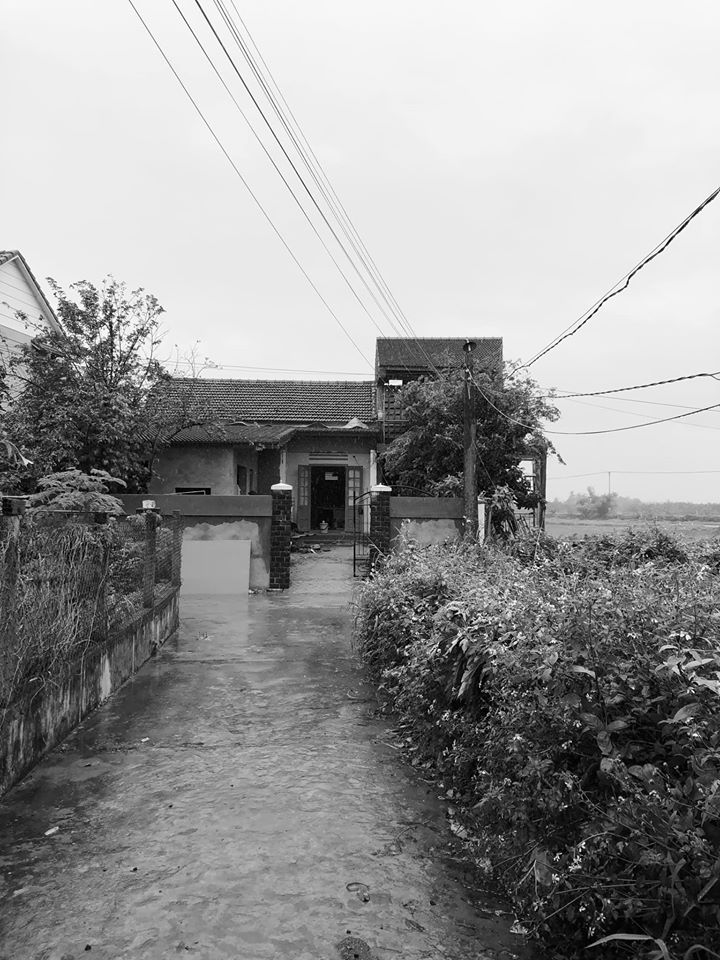 Ngôi nhà nằm gần cánh đồng nên việc xây dựng rất dễ làm ảnh hưởng đến cảnh quan xung quanh. Quá trình cải tạp nhà cấp 4 thành homestay