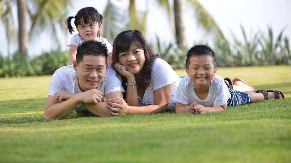 ảnh gia đình anh chị Tường - Hương, chủ sở hữu căn hộ 3 phòng ngủ