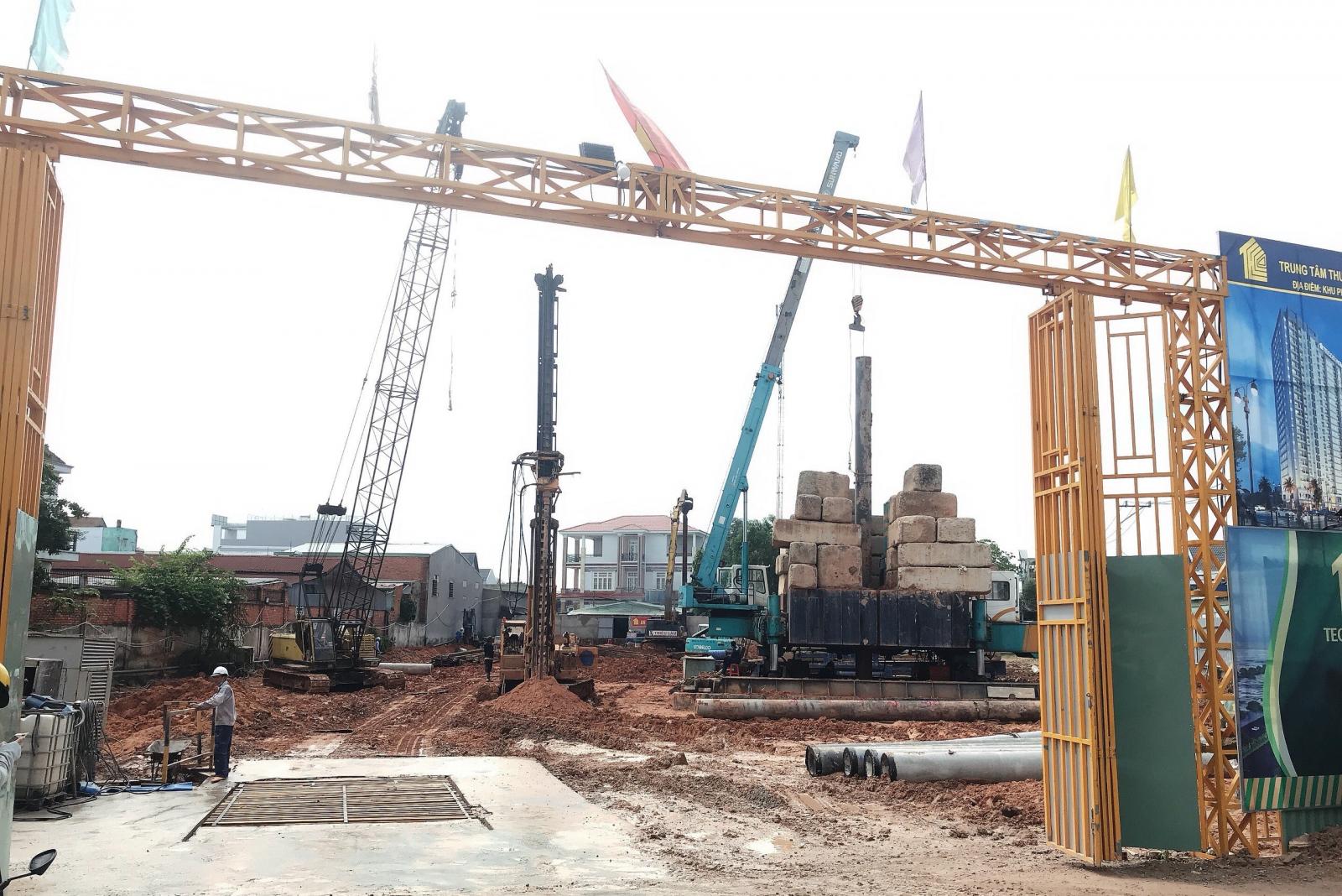 Công trường một dự án chung cư triển khai trên địa bàn Bình Dương