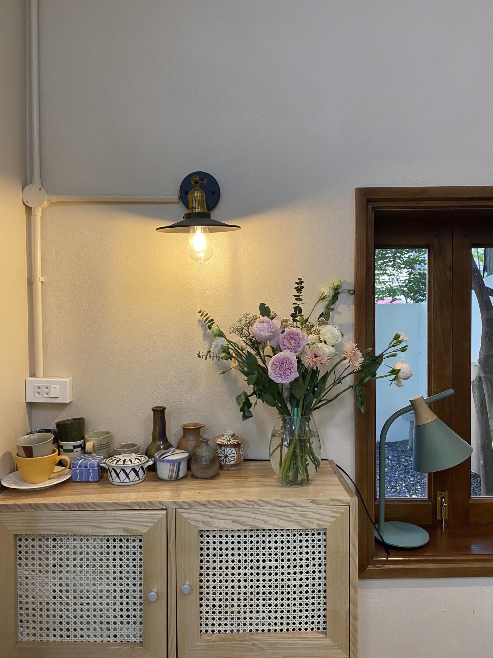 Một g&oacute;c decor trong qu&aacute;n cafe